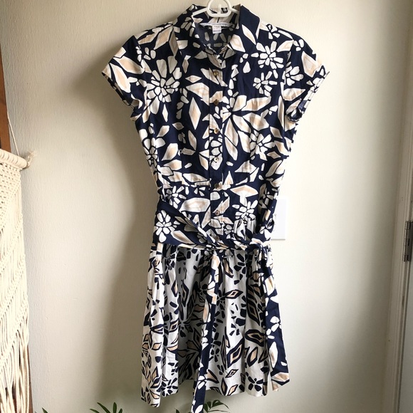 Diane Von Furstenberg Dresses & Skirts - DVF 2 navy cream floral mini dress belt button up